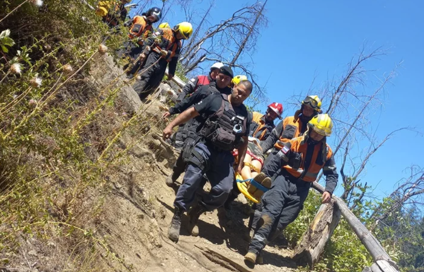 El Hoyo: Rescataron a una mujer que se descompensó en un sendero de montaña