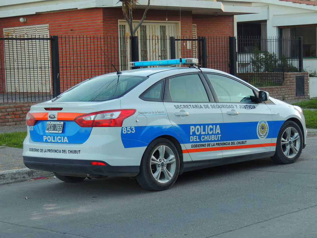 Un violento incidente acabó con una mujer herida de bala y dos detenidos