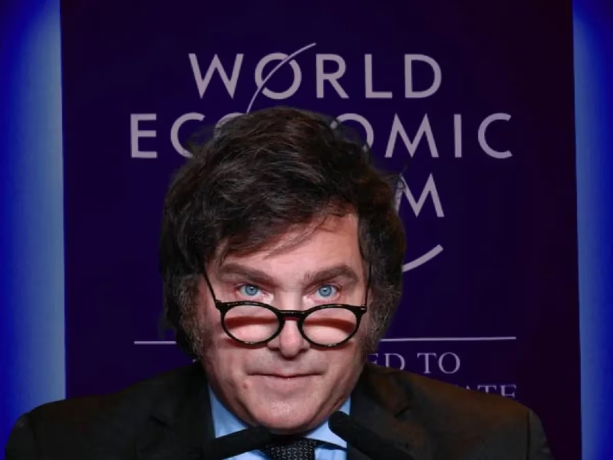Los ecos de Davos, memes y la omnibus