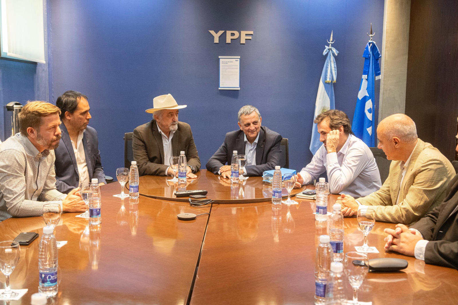 Macharashvili  se reunió con el presidente de YPF para avanzar en una agenda que contribuya al desarrollo de Comodoro
