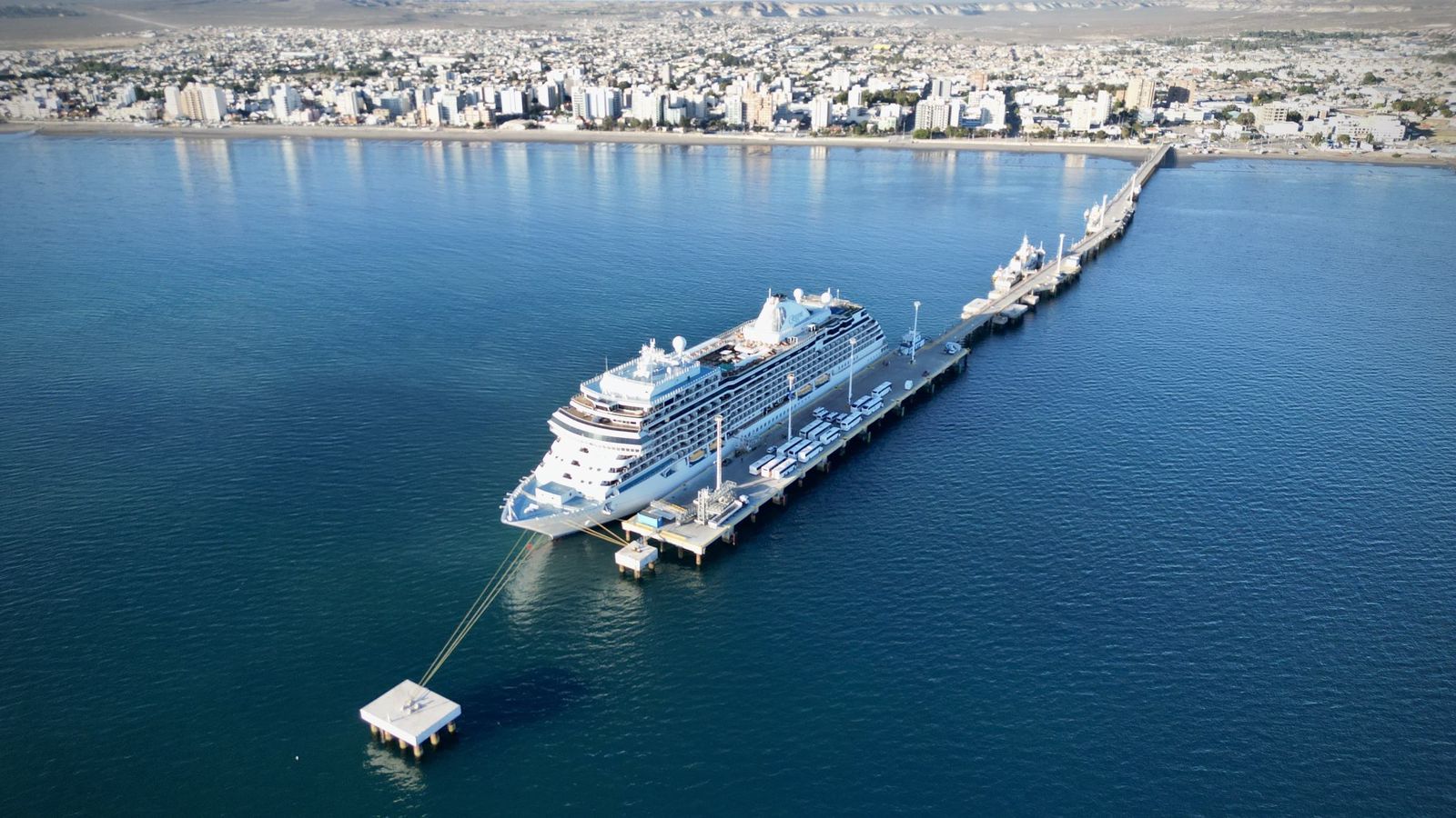 Puerto Madryn recibe por primera vez al majestuoso Seven Seas Splendor