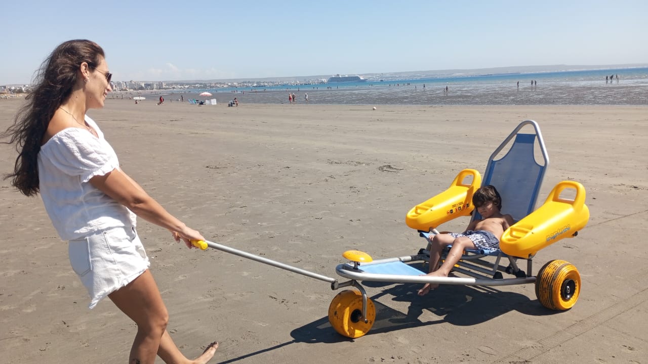 Sillas anfibias libres y gratuitas en todos los Paradores de Madryn