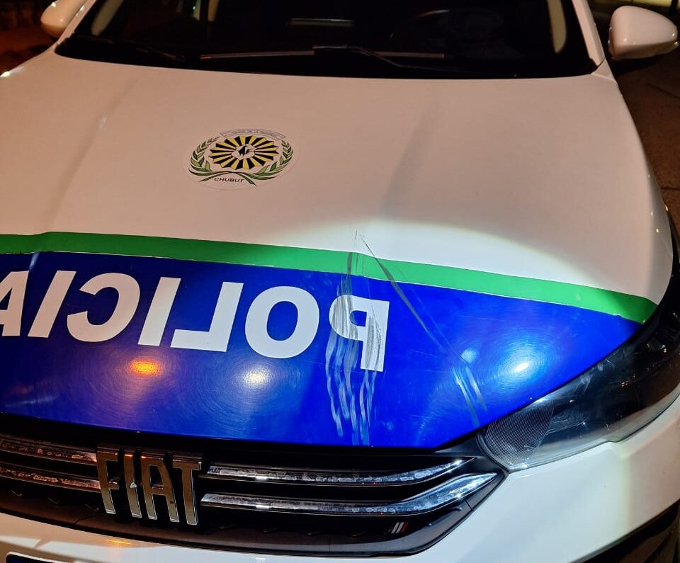 Agredieron a personal policial con ladrillos y maderas: un detenido