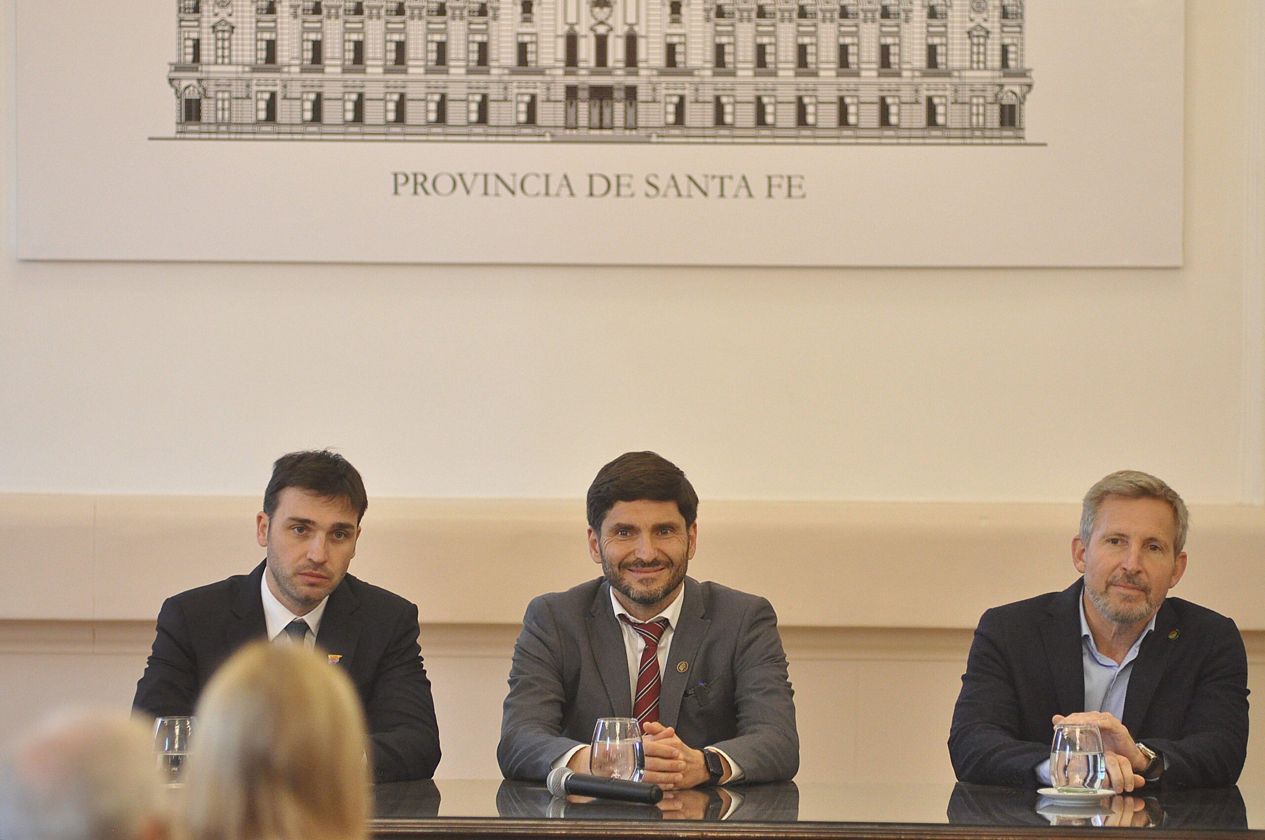 Torres y Pullaro firmaron convenios de cooperación para la promoción industrial y turística entre ambas provincias