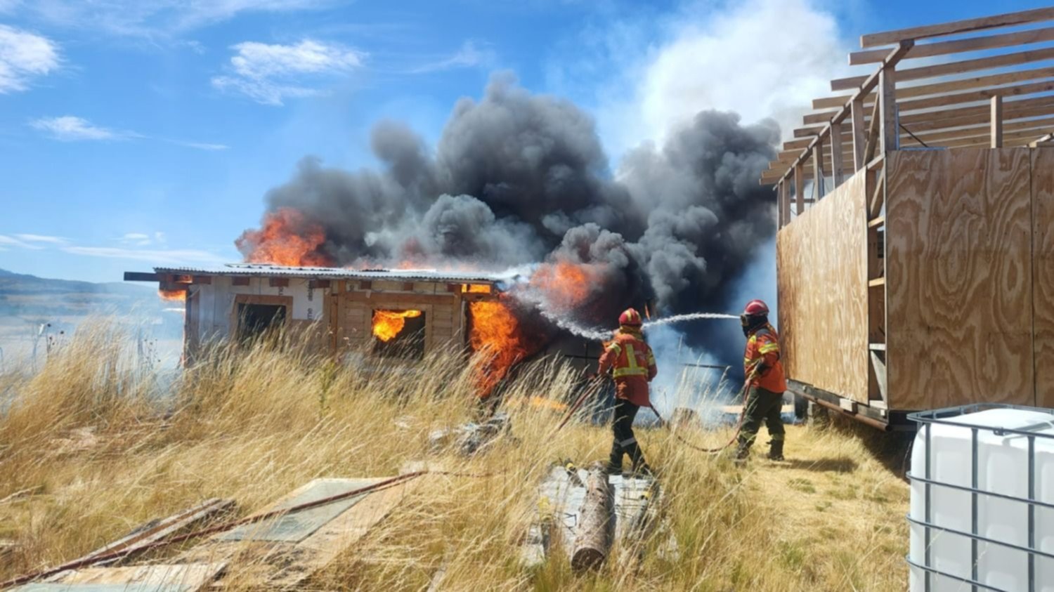 Trevelin: el municipio colaboró en el combate del incendio en ruta 259