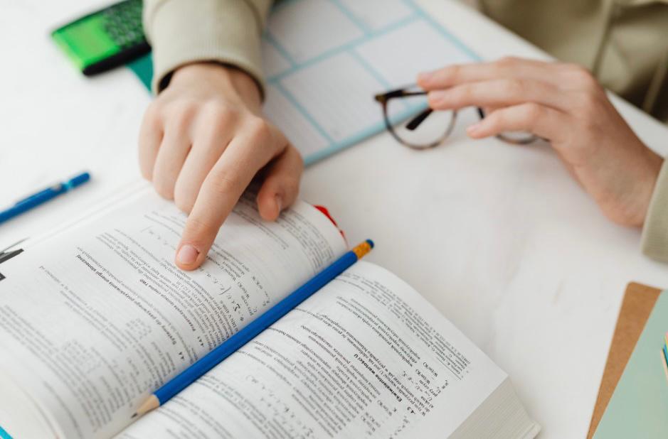 Taller de apoyo escolar para alumnos de primaria y secundaria en Rada Tilly