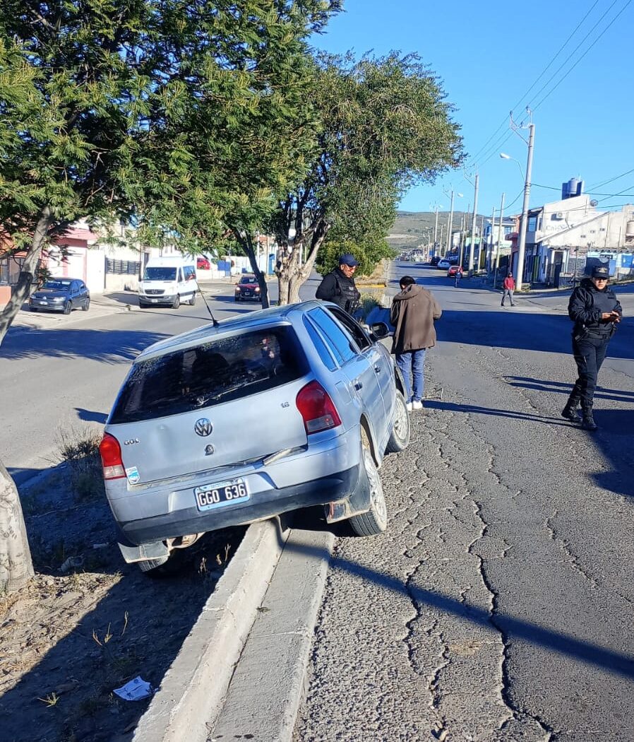 Despiste vehicular en zona sur: el conductor dio positivo en alcoholemia