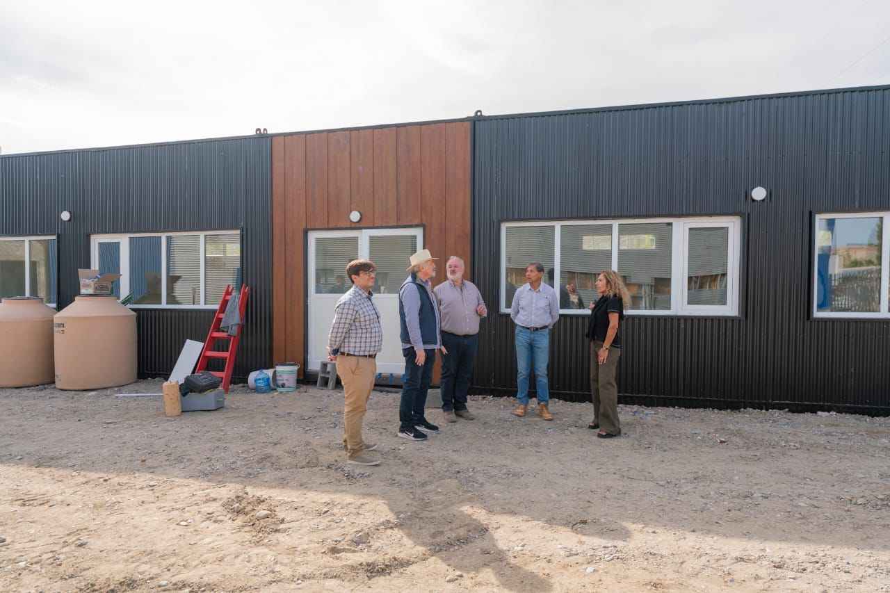 Macharashvili recorrió la obra que suma dos aulas nuevas a la Escuela Municipal