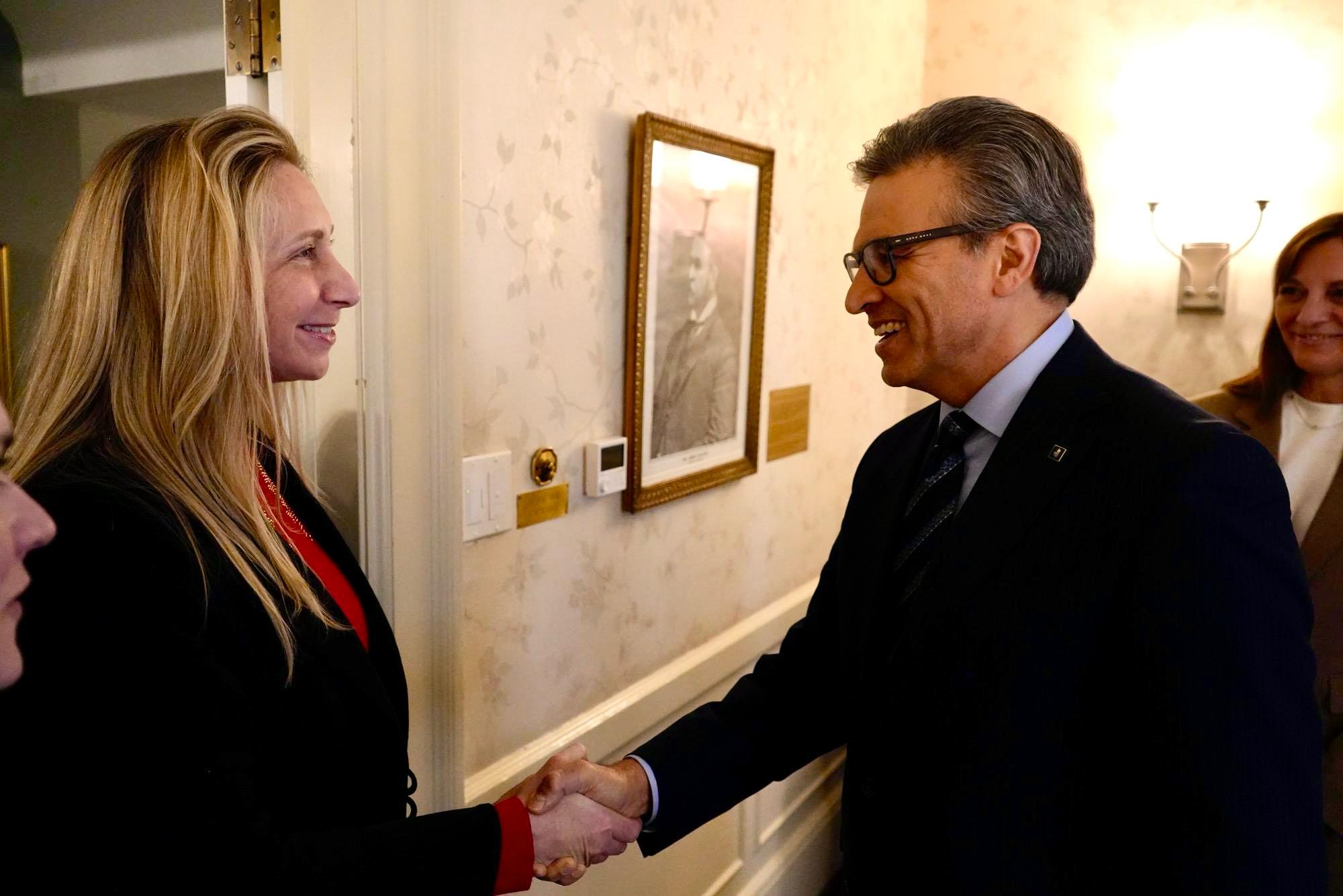 Karina Milei se reunió con el CEO de la organización empresarial más influyente de Canadá