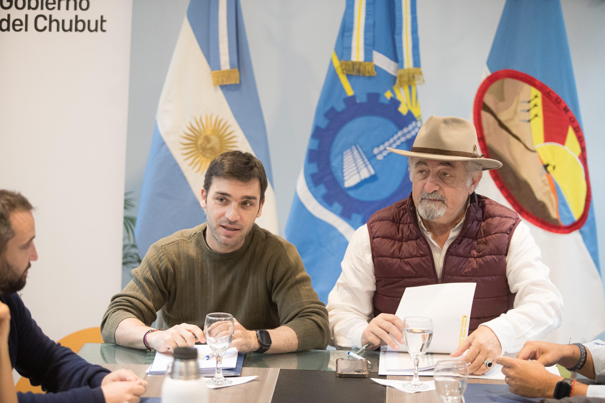 Torres encabezó una reunión de gabinete conjunta en Comodoro