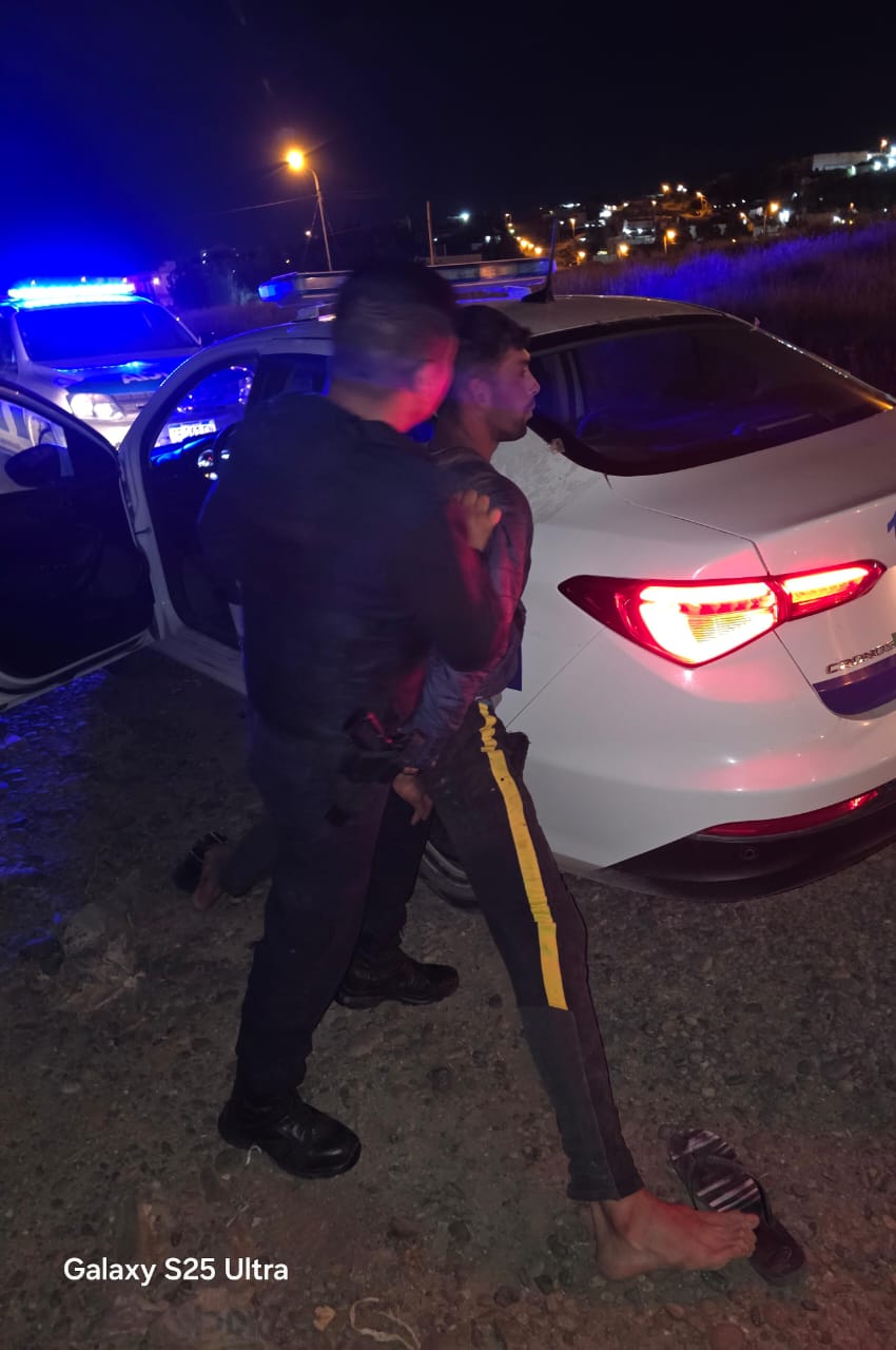 Intentaron robar hierros de un corralón, pero la Policía los sorprendió
