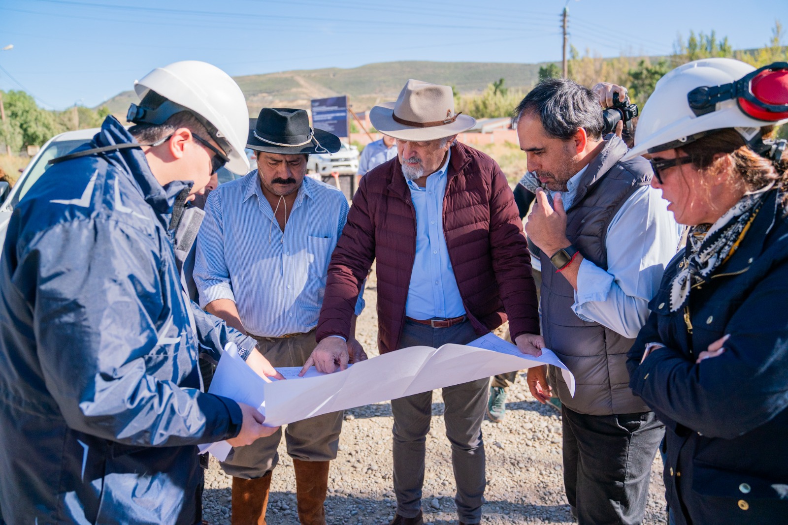 Othar recorrió la obra del primer colector cloacal del Cordón Forestal