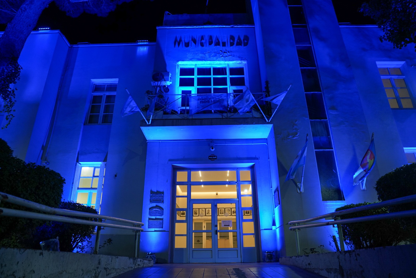 El Municipio se viste de azul para concientizar sobre autismo