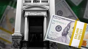 Banco Central de Argentina retoma venta de dólares y reservas caen a $25.312 millones