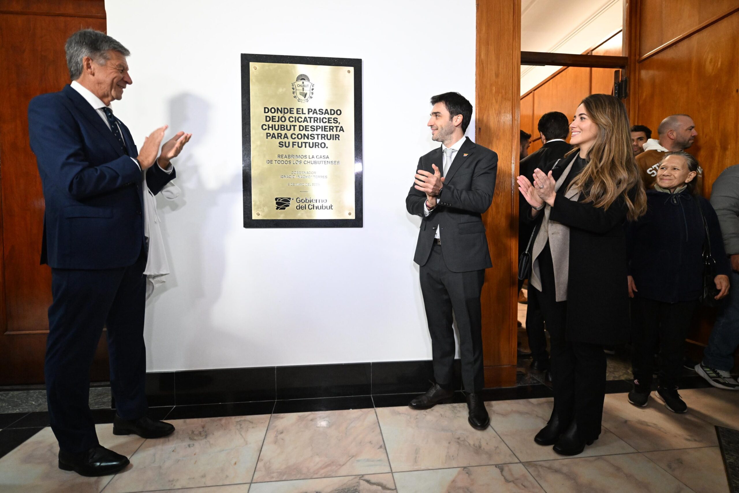 Torres inauguró la nueva Casa de Gobierno del Chubut