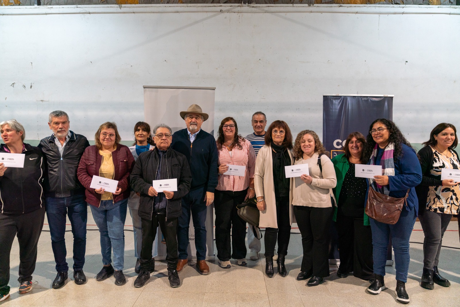 Macharashvili encabezó la entrega de los aportes FAEM para 76 escuelas de Comodoro