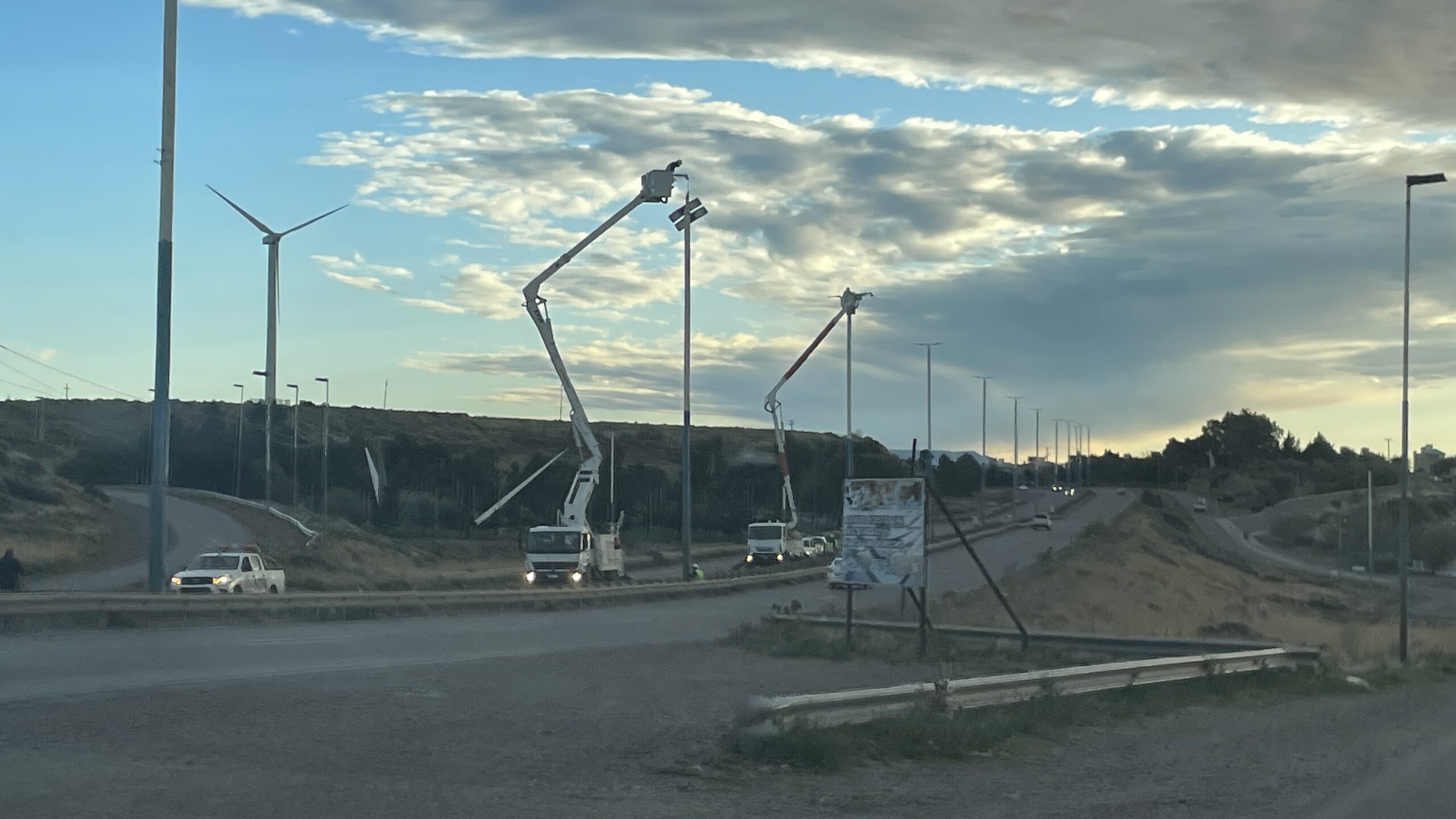 Reducción de calzada en Ruta 3 y Avenida Tehuelches por tareas de alumbrado público