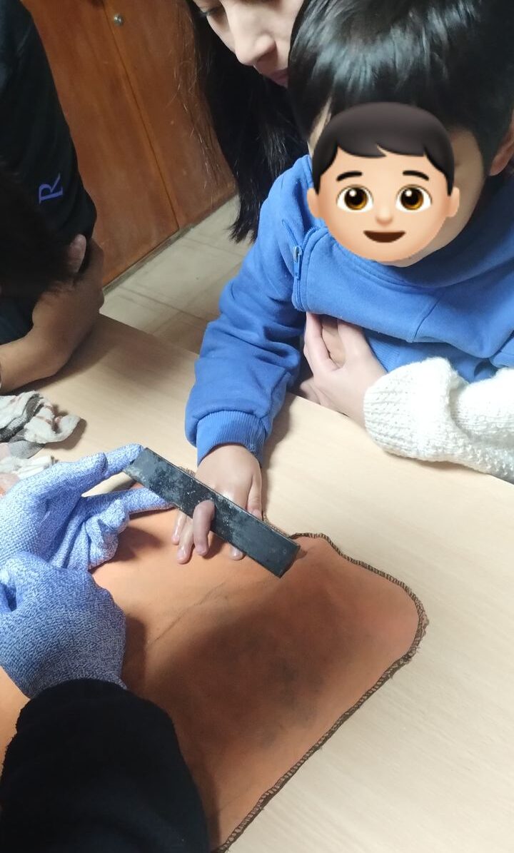Bomberos del destacamento N°1 rescataron a un niño que tenía un dedo atrapado en una planchuela de hierro