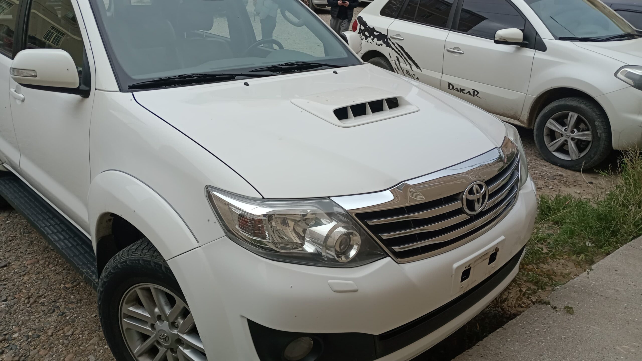 Recuperaron una camioneta Toyota robada en el barrio 232 Viviendas