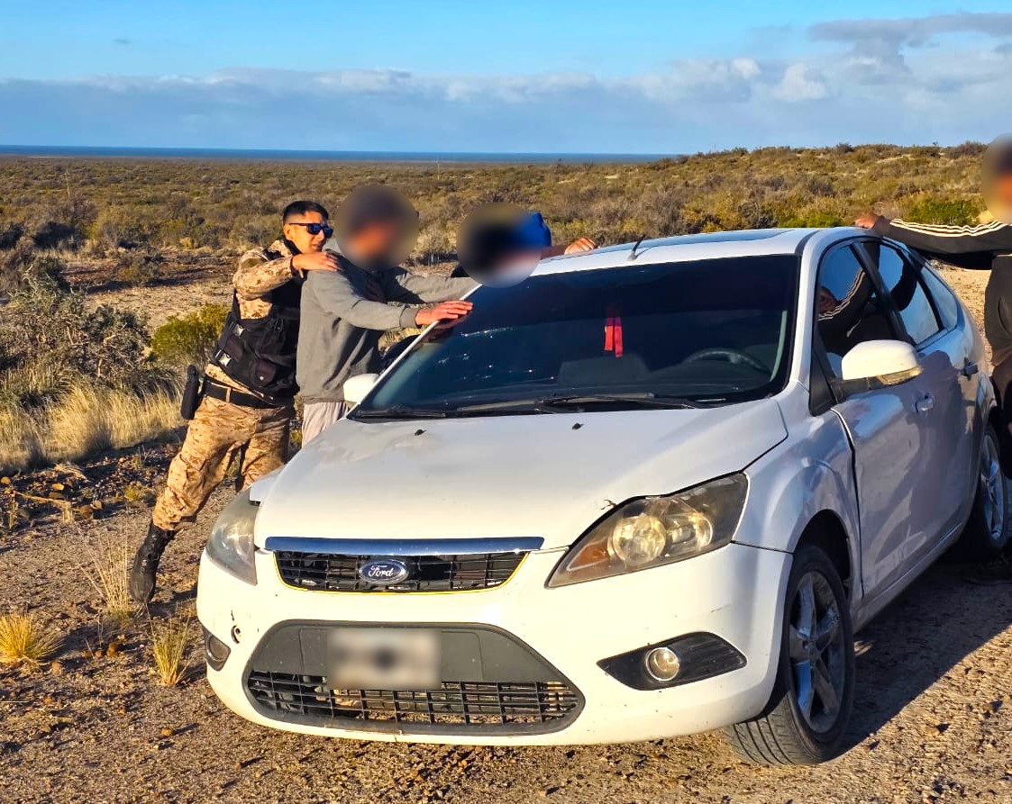 La Policía del Chubut desarticuló una banda delictiva tras una intensa persecución en la Ruta 1 camino a Punta Tombo