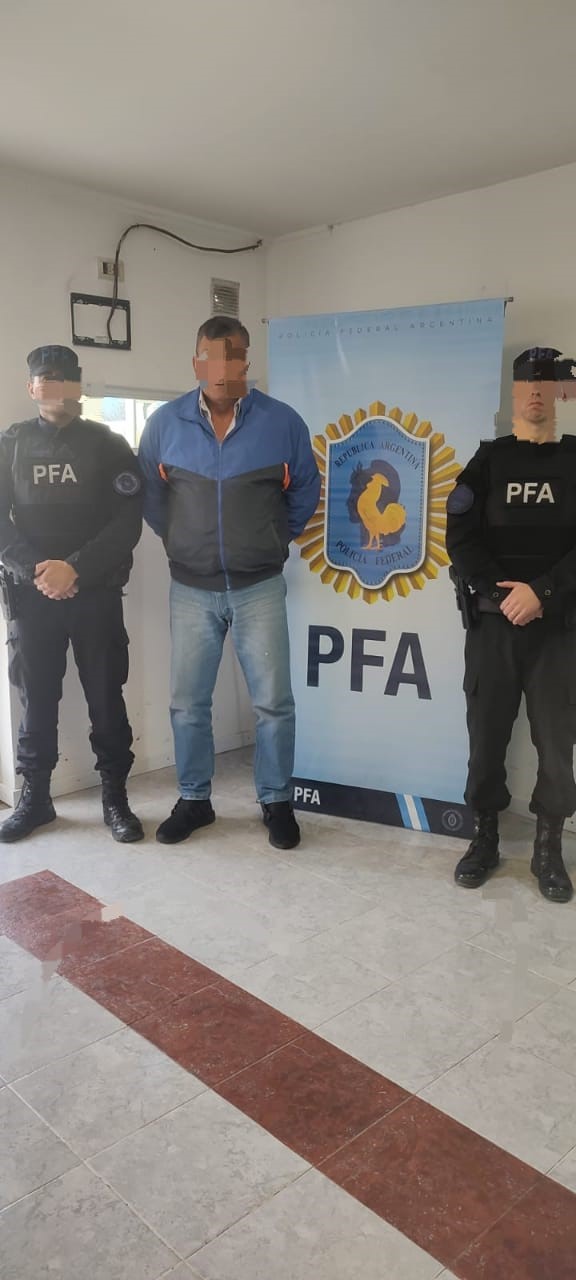 La Policía Federal detuvo a un hombre con pedido de captura por causa de estupefacientes en Comodoro