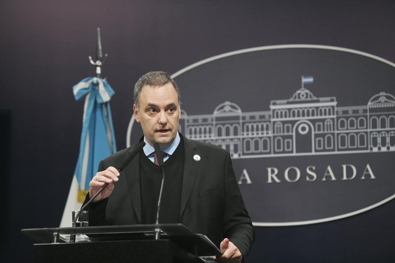 El Gobierno anunció un nuevo esquema de residencias que priorizará a los médicos que estudiaron en la Argentina