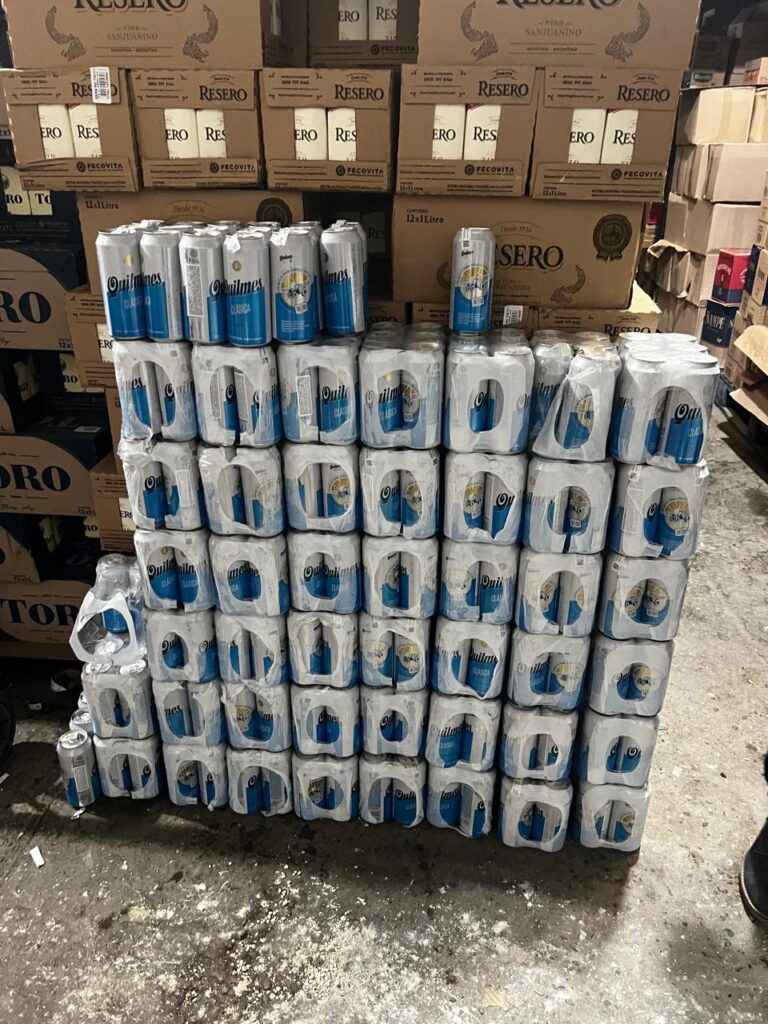 Fiscalización secuestró 1200 latas de cerveza de un supermercado chino