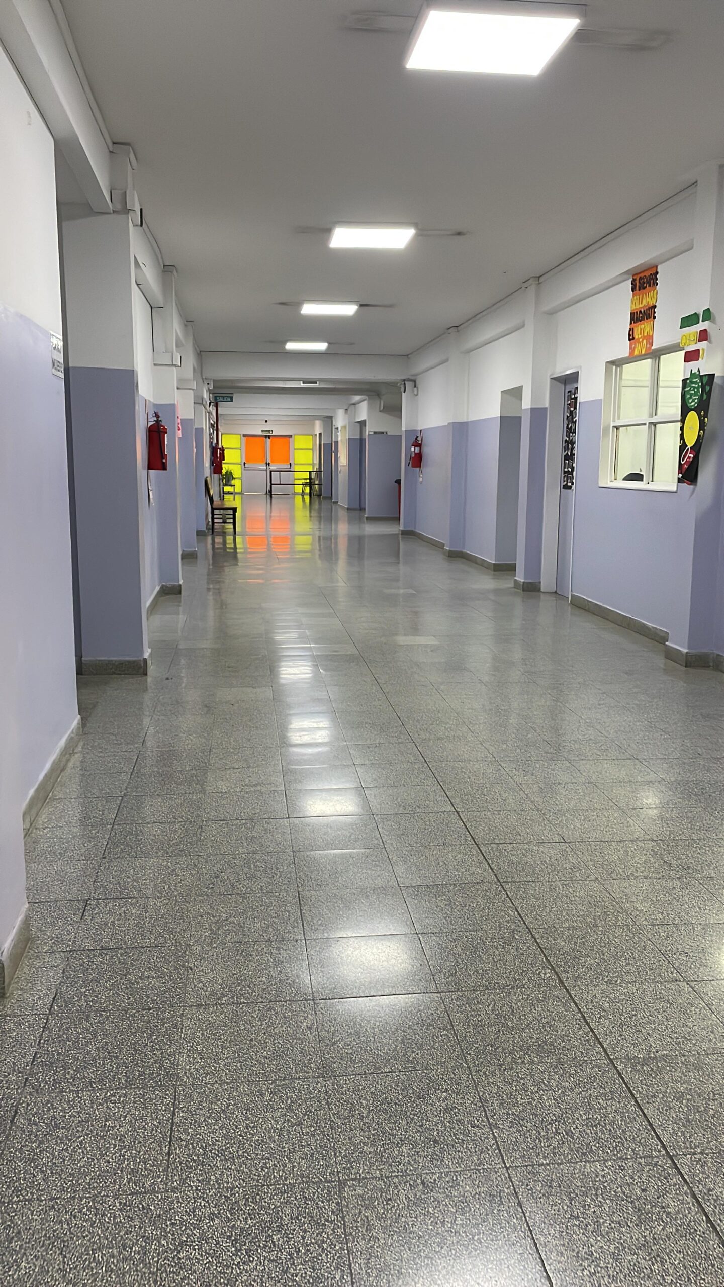 Silencio oficial en la Escuela 745 tras amenazas en redes sociales: la directora se negó a dar explicaciones