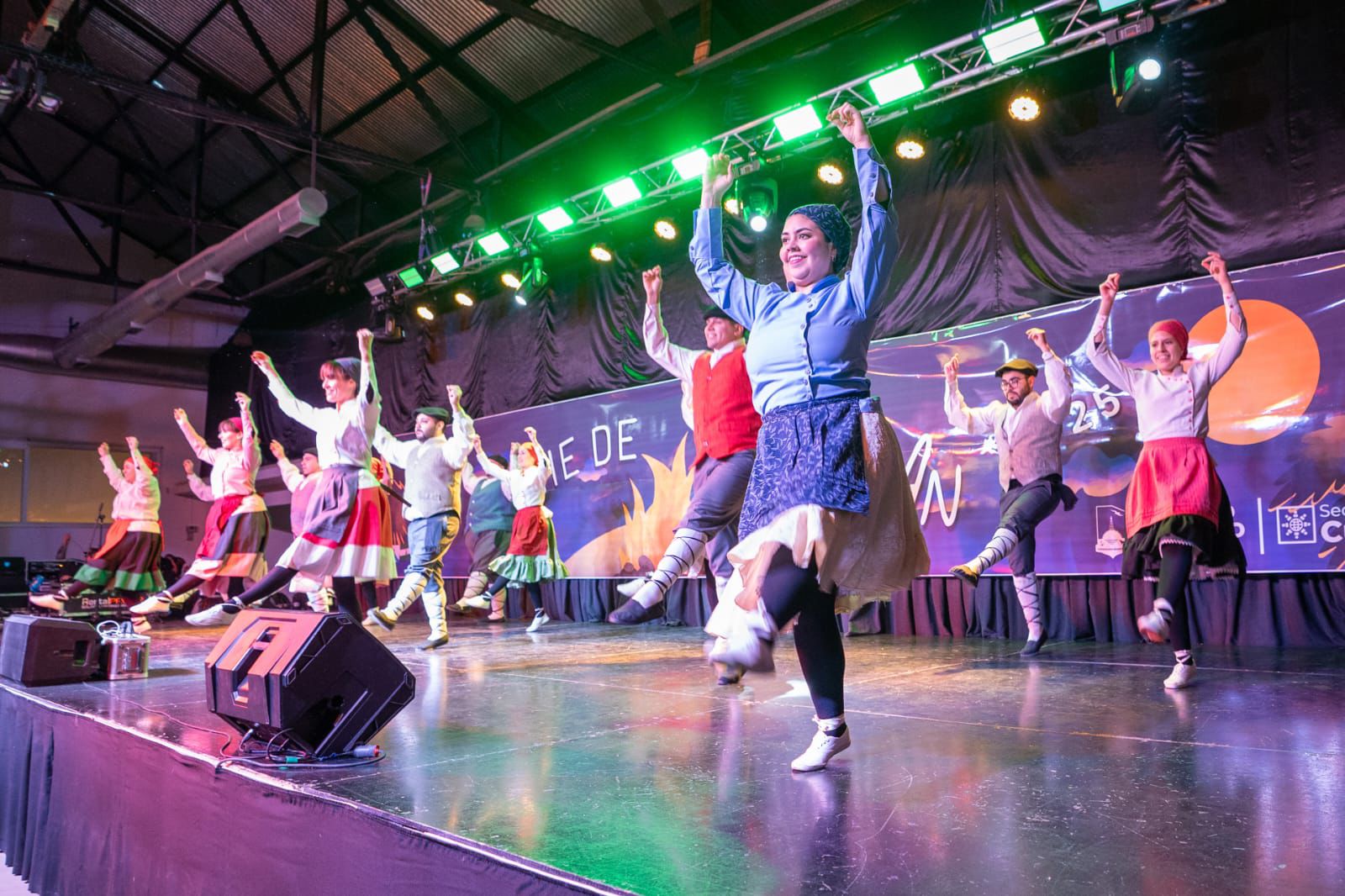 Comodoro celebró la Noche de San Juan con una  fogata y bailes típicos