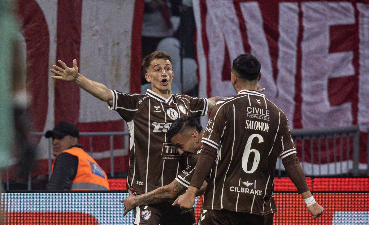 Platense le ganó a Huracán y se coronó campeón por primera vez en su historia