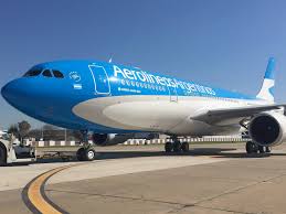 Paro de pilotos de Aerolíneas Argentinas afecta a más de 6.000 pasajeros en vísperas de los fines de semana largos