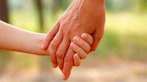 Buscan una familia monoparental para adolescente de 13 años