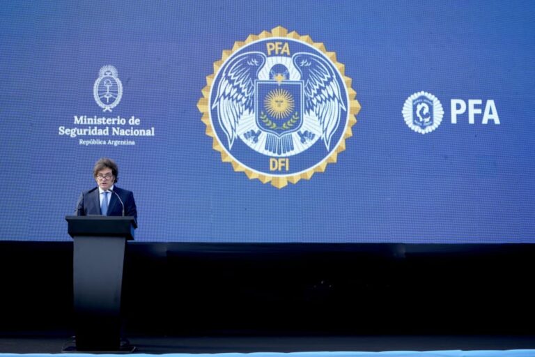 Milei  reformó la  Policía Federal con EEUU e Israel como inspiración