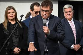 Los magistrados siguen reclamando a los ministros del Superior la rebaja de sus sueldos