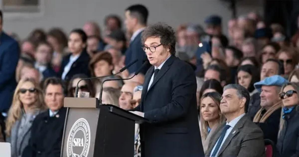 Milei anunció una baja permanente de las retenciones al campo
