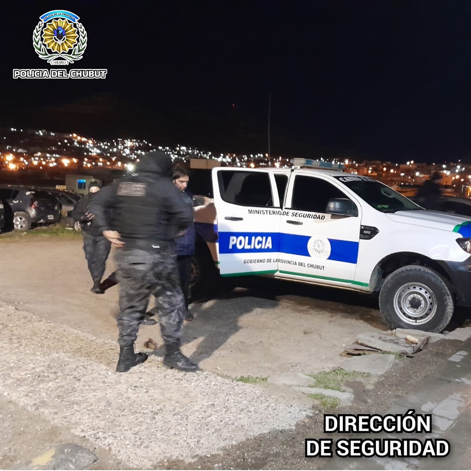Choque en la rotonda de La Rueda: una mujer trasladada al Hospital Alvear