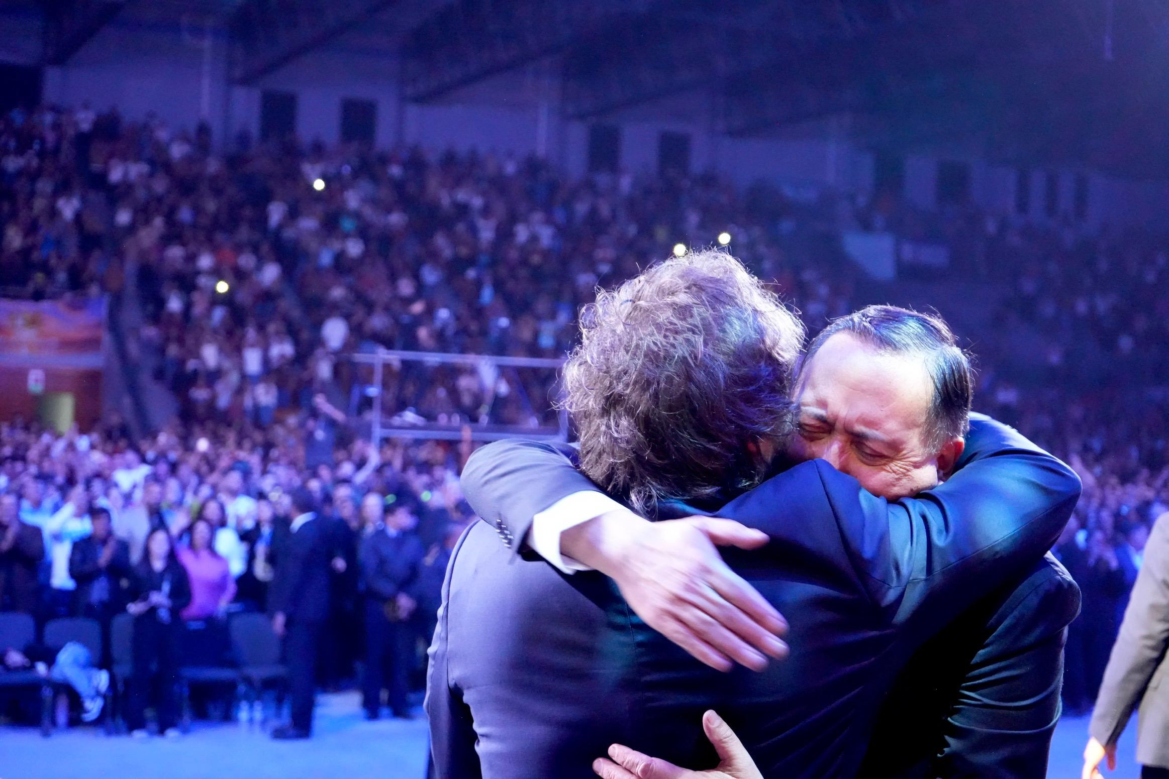 Milei encabezó en Chaco la inauguración de un templo de la Iglesia Portal del Cielo