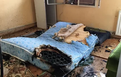 Dos detenidos fueron hospitalizados tras incendiar un colchón en una celda de Comodoro