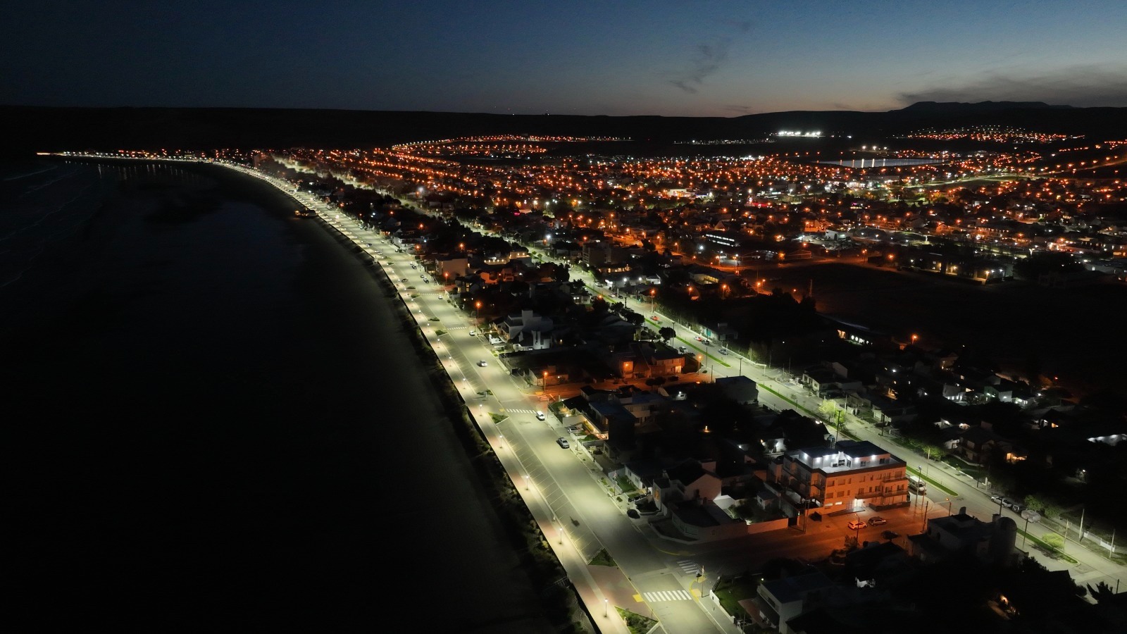 Rada Tilly brilla con más energía LED