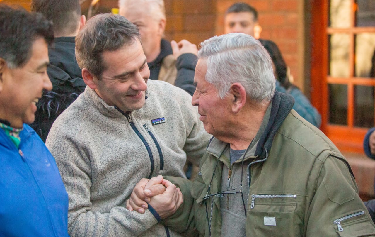 Luque recibió el apoyo de militantes de Gobernador Costa, José de San Martín, Río Senguer y Río Pico