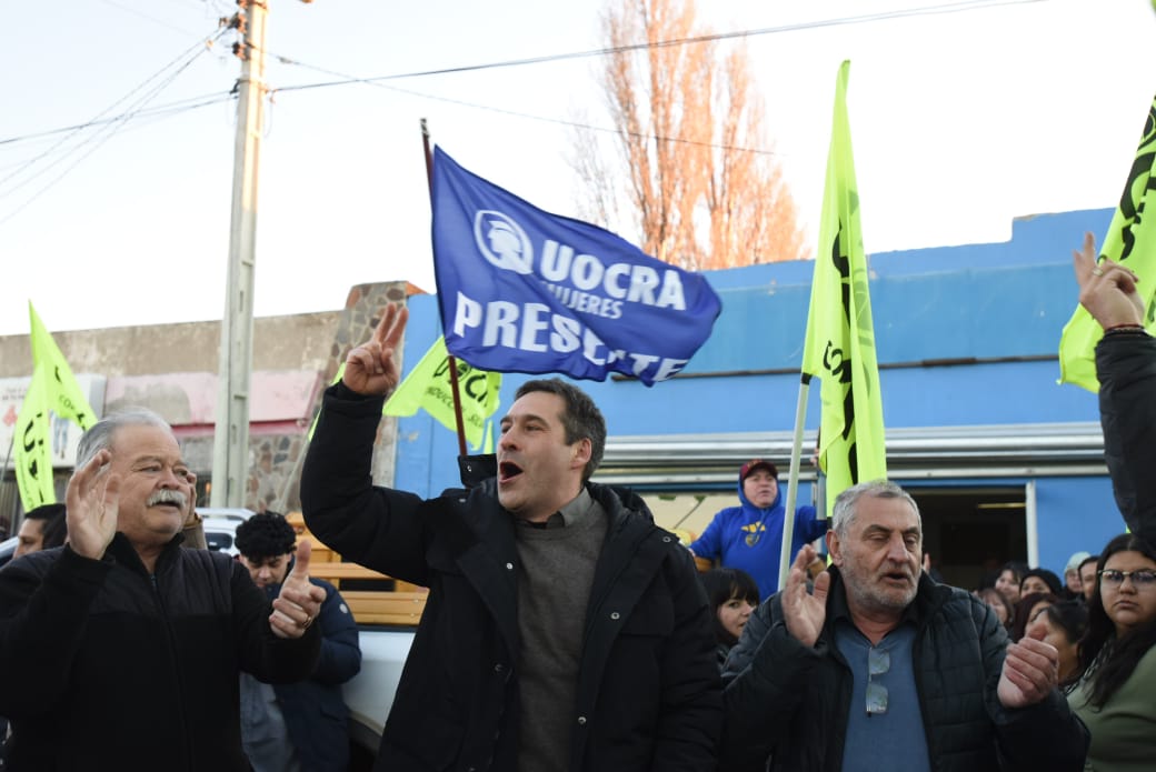 Luque encabezó un acto con militantes en Sarmiento