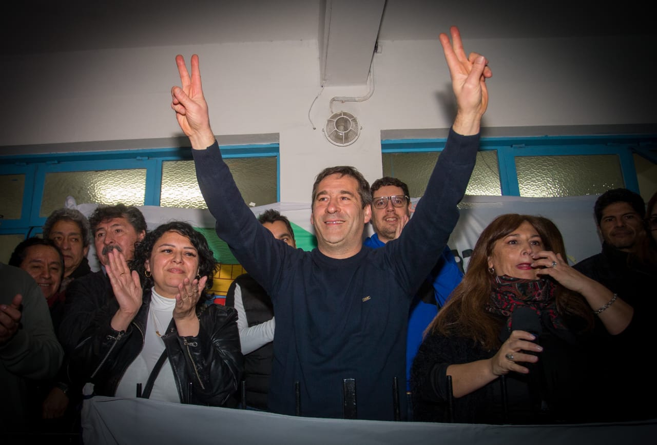 Luque ante una multitud en Trelew: “El peronismo está de pie y vamos a terminar con el silencio en esta provincia”