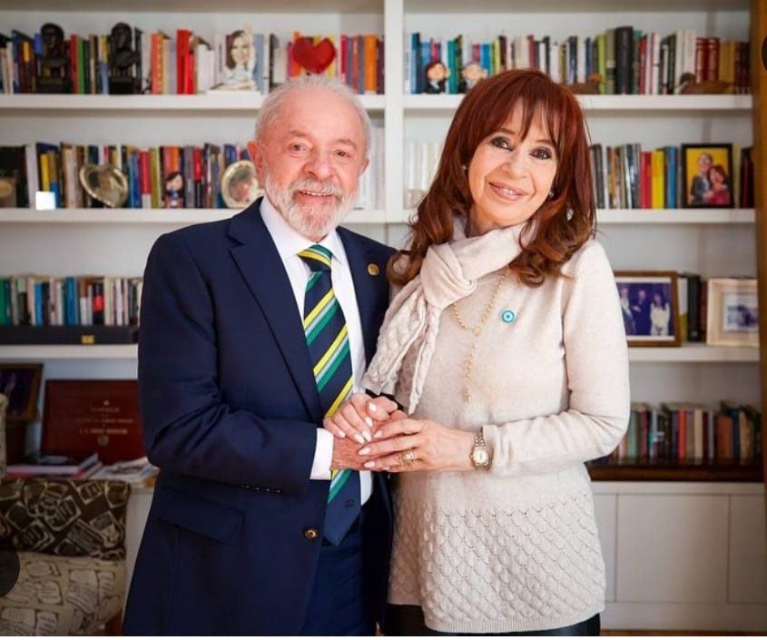 Lula visita a expresidenta Cristina Fernández en su apartamento