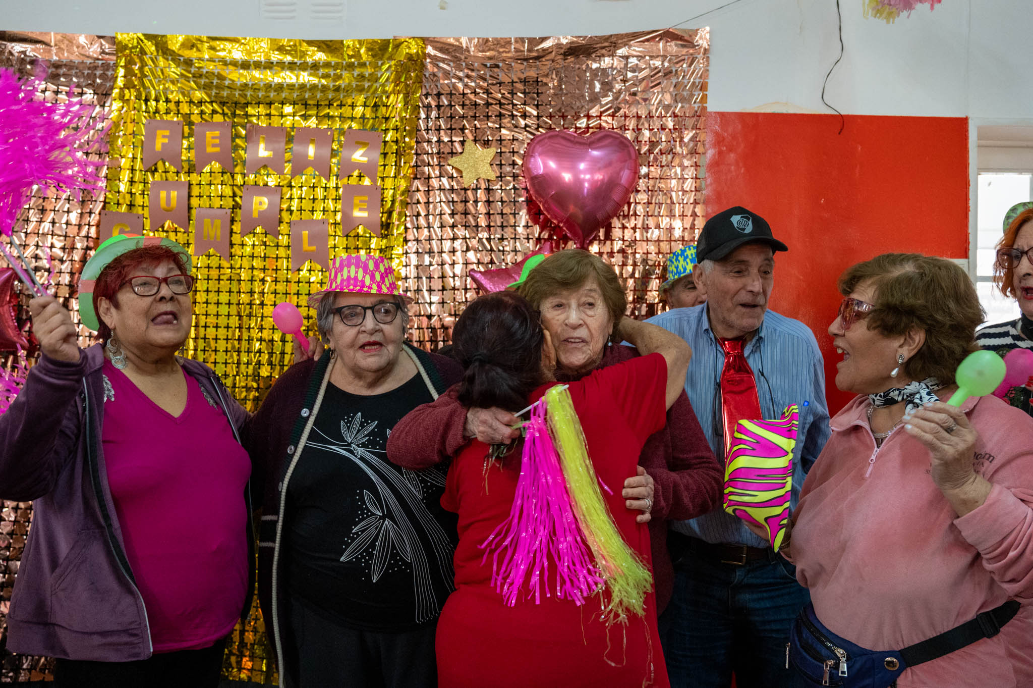 El grupo de Adultos Mayores AMO del barrio 30 de Octubre celebró los 90 años de Matilde