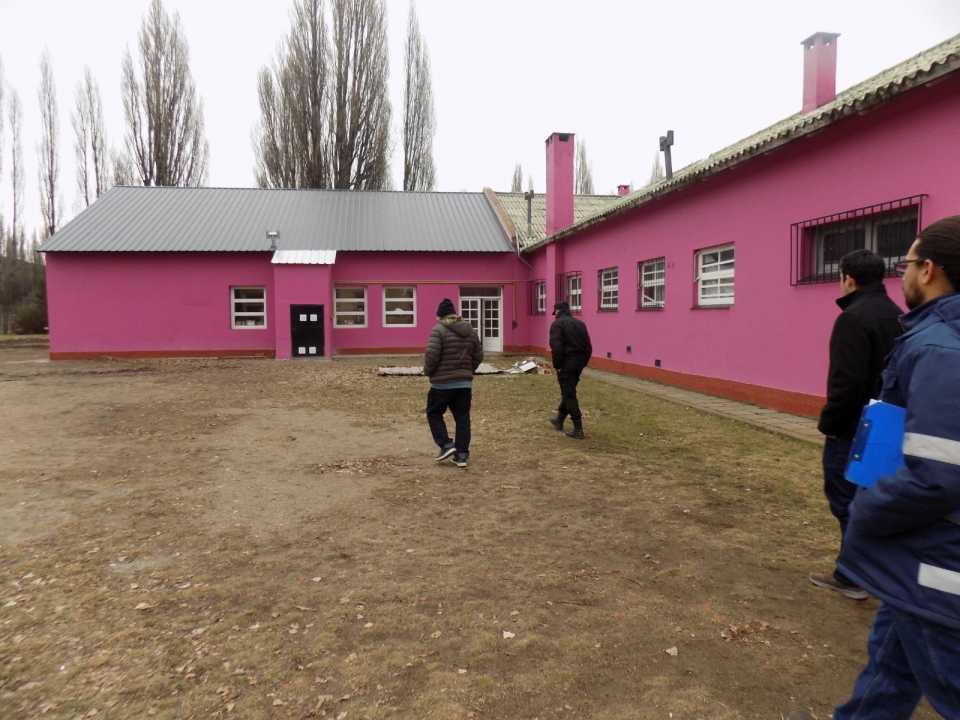 Lago Puelo: Comenzó el juicio contra un gasista por la intoxicación con monóxido de carbono de estudiantes y docentes en una escuela de Buenos Aires Chico