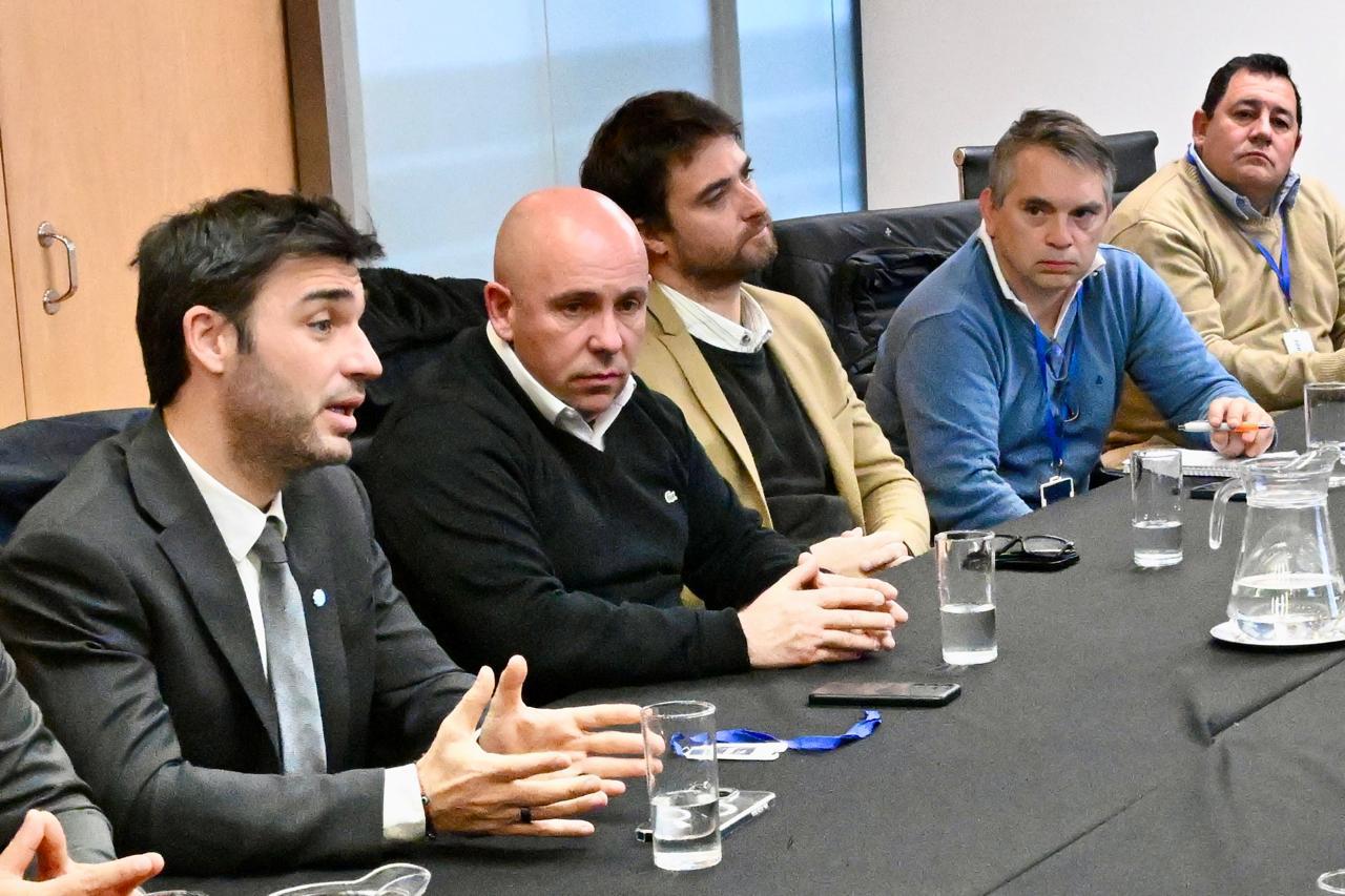 Se firmó el acuerdo y se destrabó el conflicto pesquero