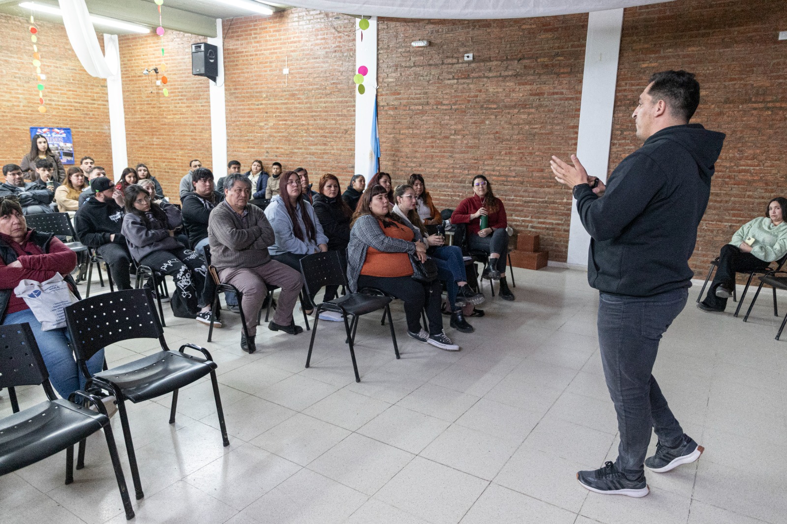 Continúan las capacitaciones de manipulación de alimentos para integrantes de las diferentes colectividades