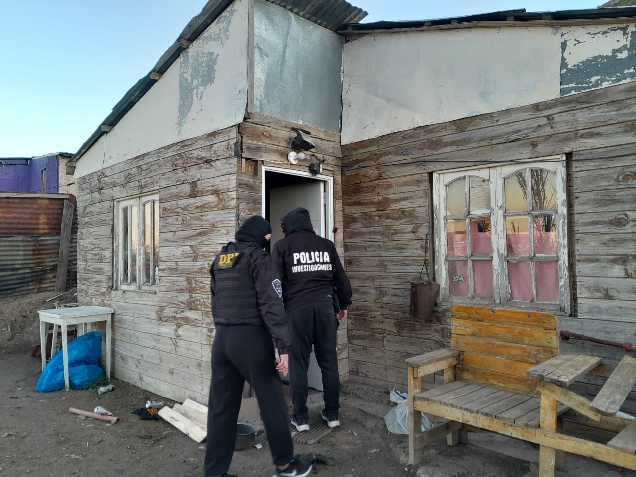 Ocho allanamientos en Comodoro por un enfrentamiento a tiros