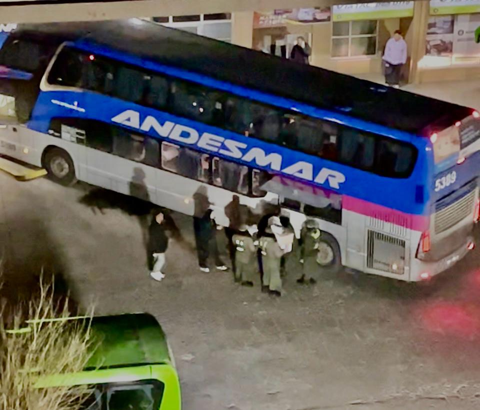 Operativo de Gendarmería en la terminal demoró la salida de un colectivo de Andesmar