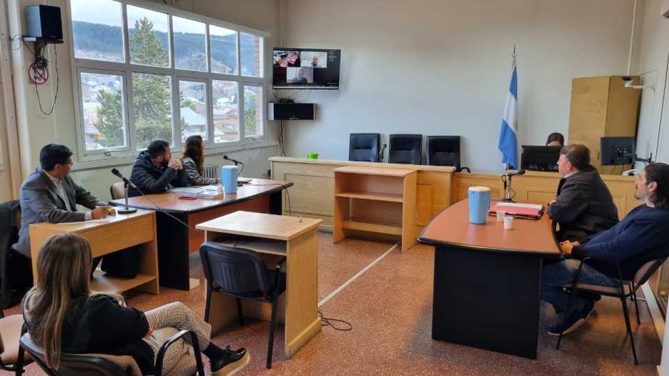 Violento hecho en el frigorífico de Trevelin: Dos jueces confirmaron la prisión preventiva